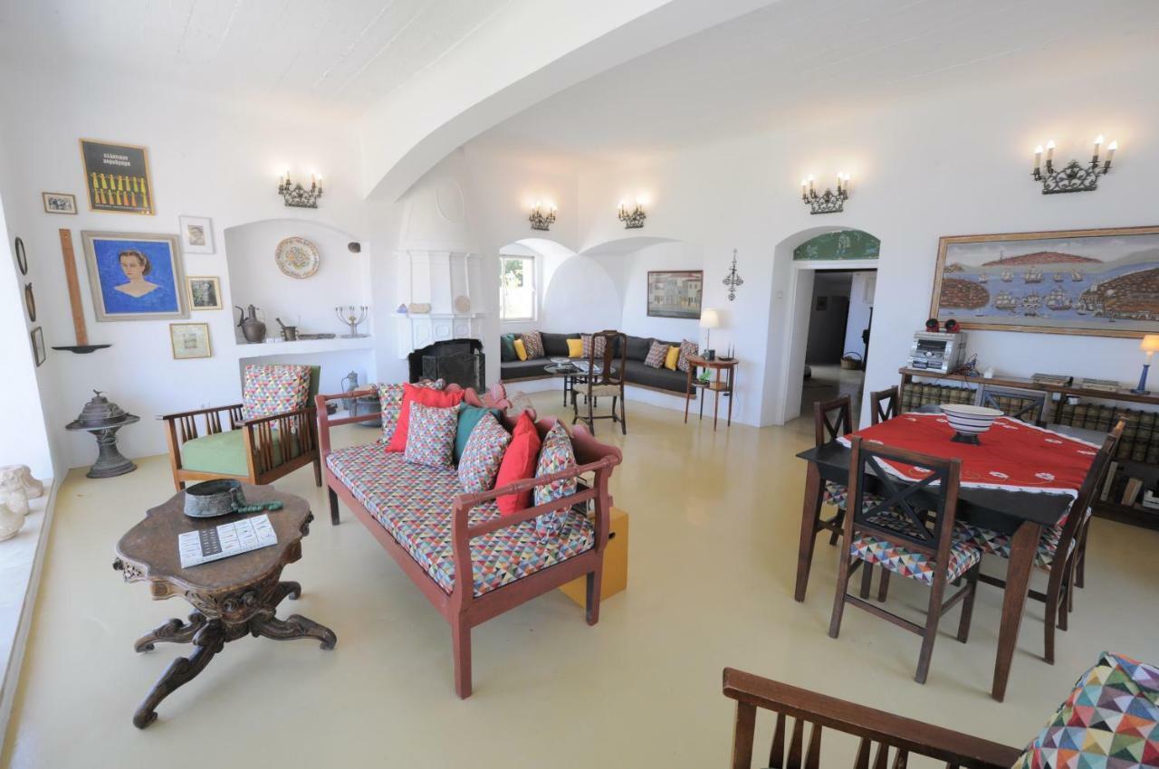 Rallou House Hydra Buitenkant foto
